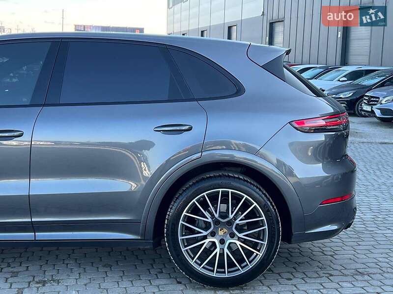 Позашляховик / Кросовер Porsche Cayenne 2019 в Львові
