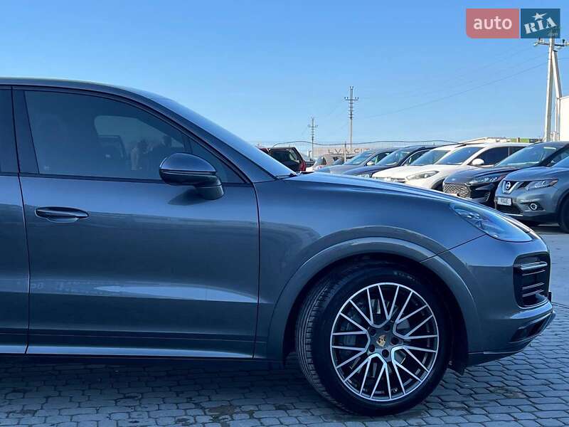 Позашляховик / Кросовер Porsche Cayenne 2019 в Львові