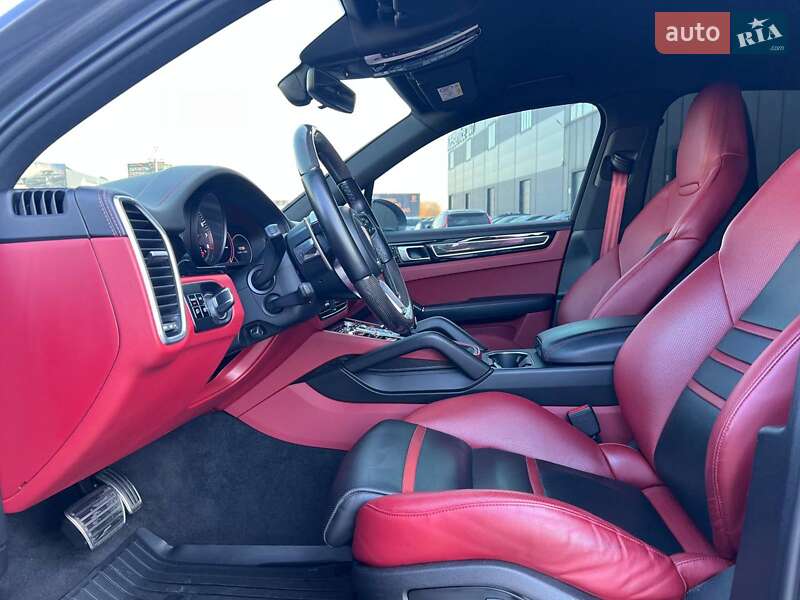 Позашляховик / Кросовер Porsche Cayenne 2019 в Львові
