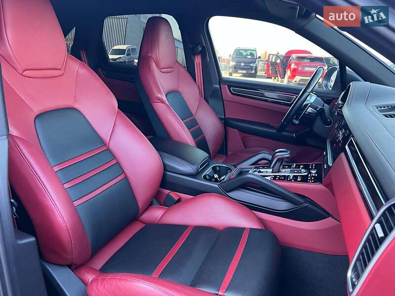 Позашляховик / Кросовер Porsche Cayenne 2019 в Львові