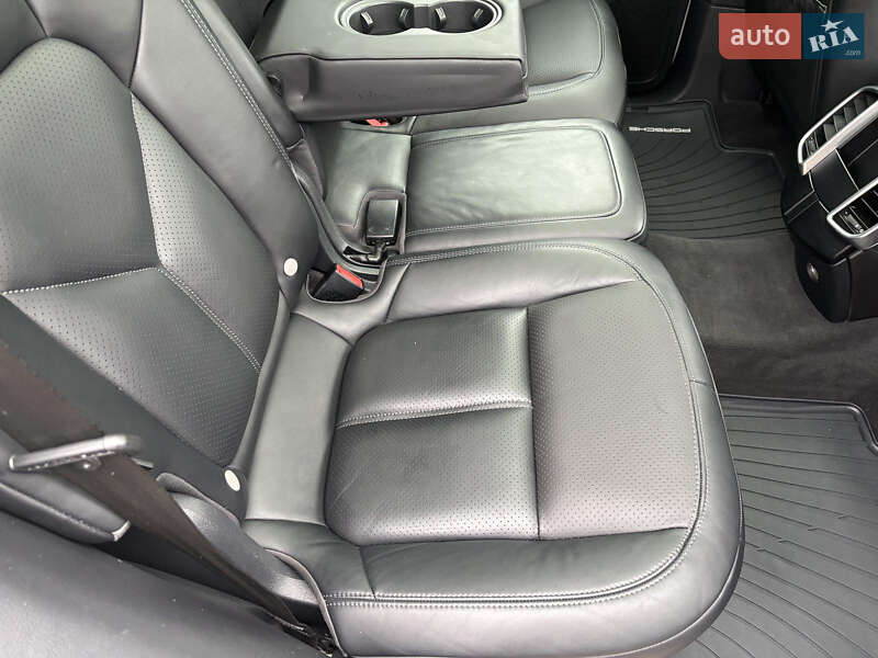 Позашляховик / Кросовер Porsche Cayenne 2015 в Ніжині