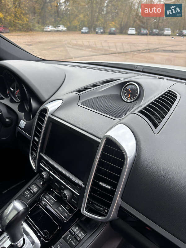 Позашляховик / Кросовер Porsche Cayenne 2015 в Ніжині