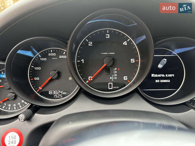 Позашляховик / Кросовер Porsche Cayenne 2015 в Ніжині