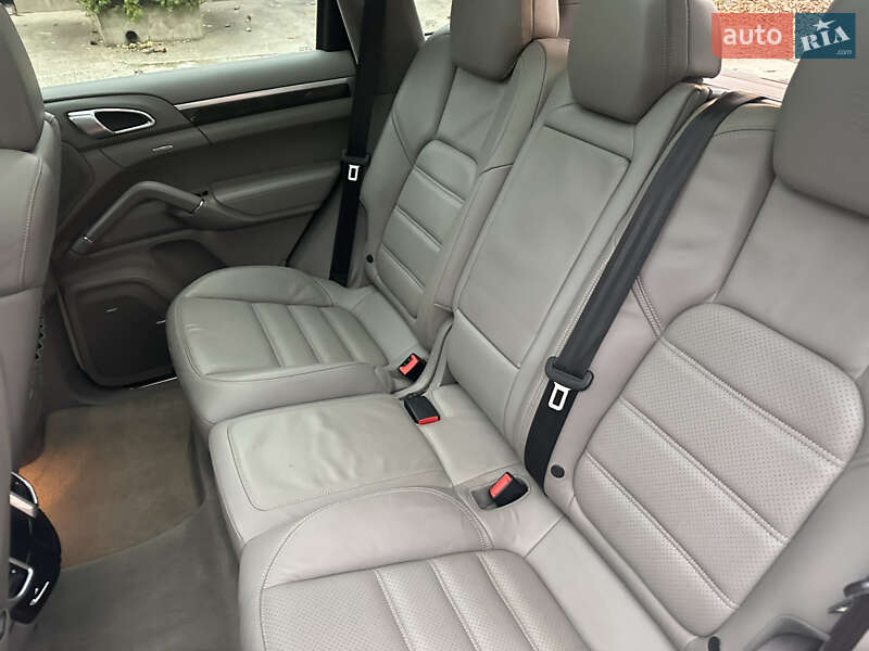 Внедорожник / Кроссовер Porsche Cayenne 2011 в Одессе фото 27 Внедорожник / Кроссовер Porsche Cayenne 2011 в Одессе