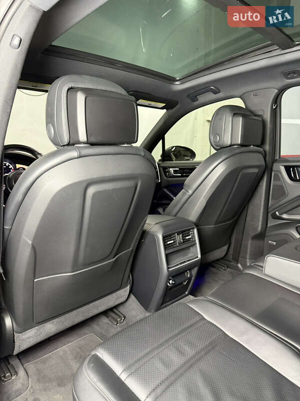 Позашляховик / Кросовер Porsche Cayenne 2019 в Одесі