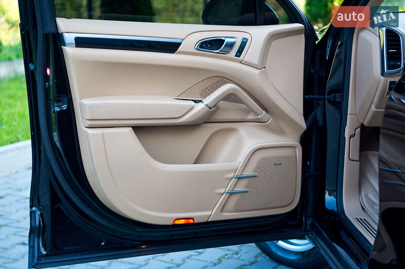 Позашляховик / Кросовер Porsche Cayenne 2012 в Івано-Франківську