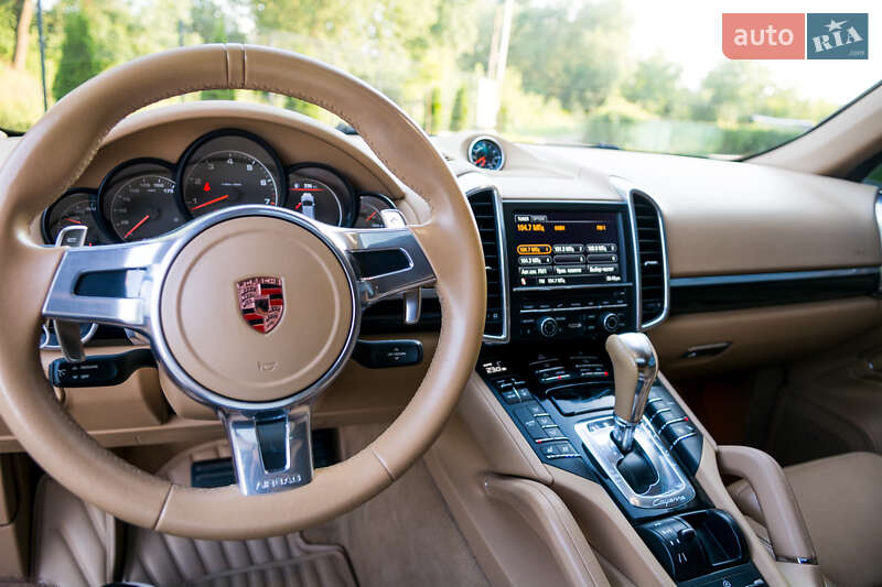 Позашляховик / Кросовер Porsche Cayenne 2012 в Івано-Франківську