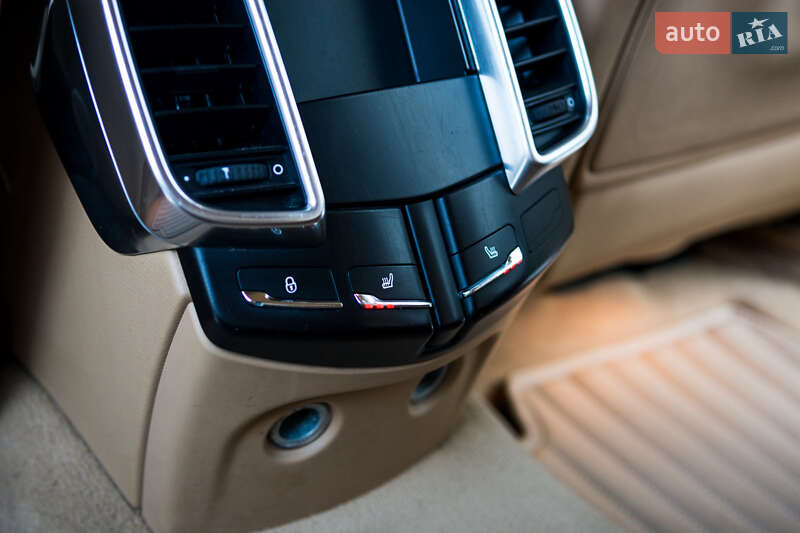 Позашляховик / Кросовер Porsche Cayenne 2012 в Івано-Франківську