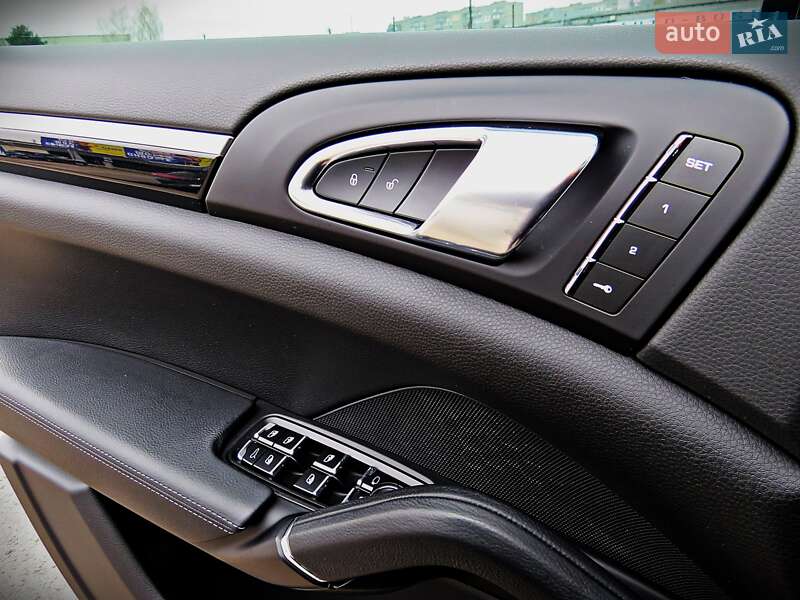 Позашляховик / Кросовер Porsche Cayenne 2017 в Черкасах