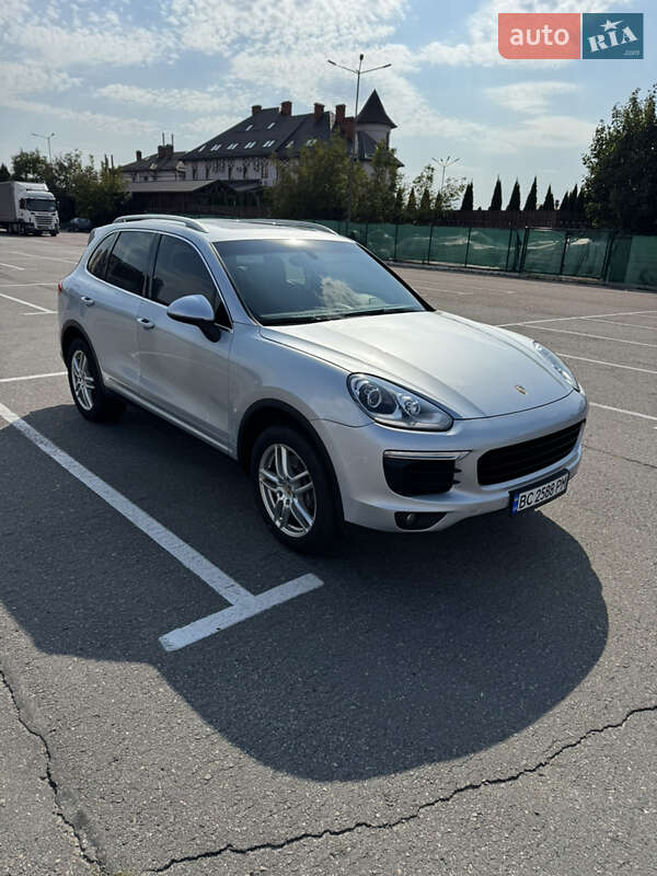 Позашляховик / Кросовер Porsche Cayenne 2015 в Самборі