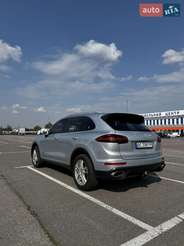 Позашляховик / Кросовер Porsche Cayenne 2015 в Самборі