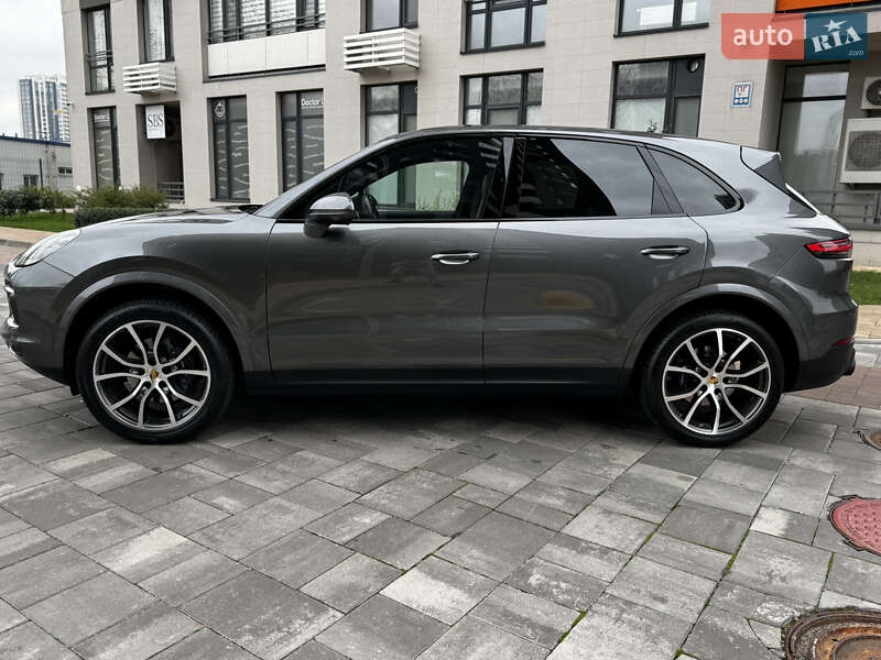 Внедорожник / Кроссовер Porsche Cayenne 2019 в Киеве