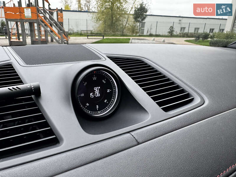 Внедорожник / Кроссовер Porsche Cayenne 2019 в Киеве