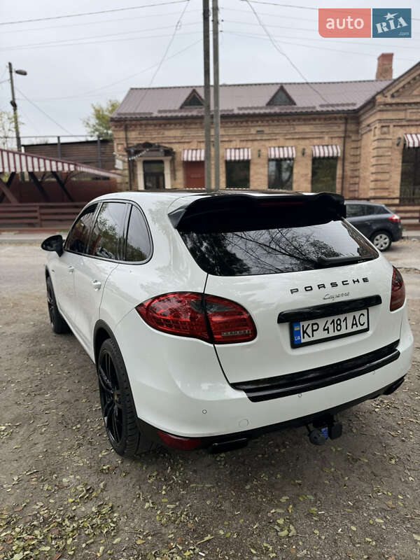 Внедорожник / Кроссовер Porsche Cayenne 2012 в Днепре