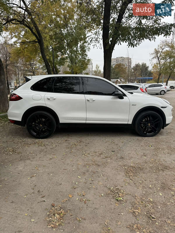 Внедорожник / Кроссовер Porsche Cayenne 2012 в Днепре