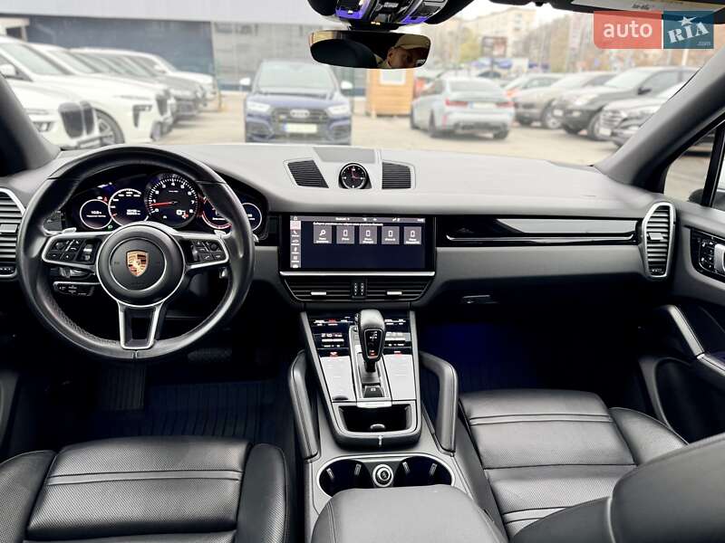 Внедорожник / Кроссовер Porsche Cayenne 2018 в Киеве фото 27 Внедорожник / Кроссовер Porsche Cayenne 2018 в Киеве