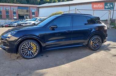 Внедорожник / Кроссовер Porsche Cayenne 2019 в Киеве