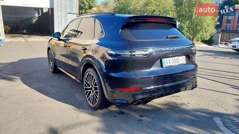 Внедорожник / Кроссовер Porsche Cayenne 2019 в Киеве