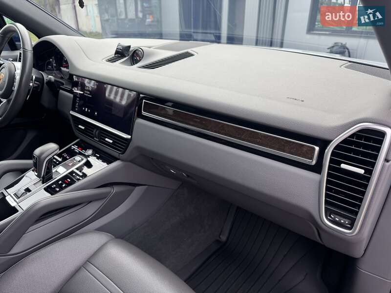 Внедорожник / Кроссовер Porsche Cayenne 2018 в Тернополе