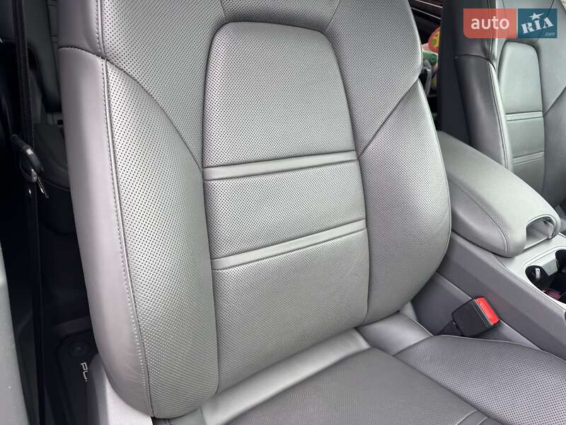 Внедорожник / Кроссовер Porsche Cayenne 2018 в Тернополе