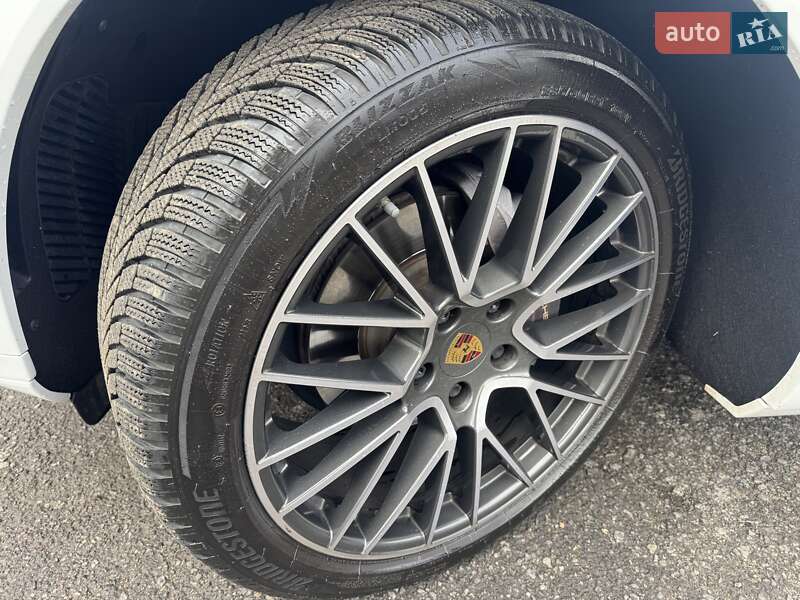 Внедорожник / Кроссовер Porsche Cayenne 2018 в Тернополе