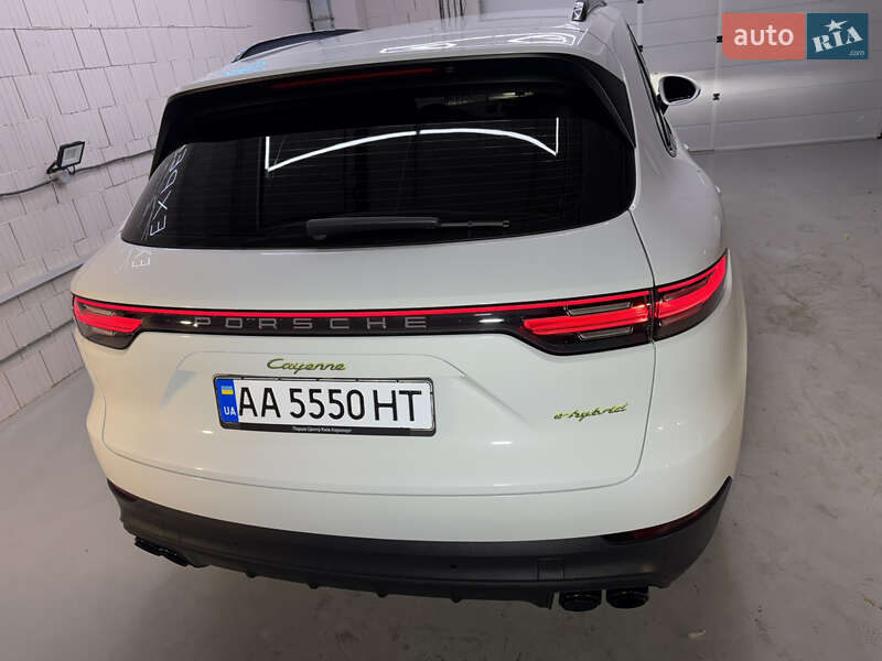 Внедорожник / Кроссовер Porsche Cayenne 2018 в Киеве