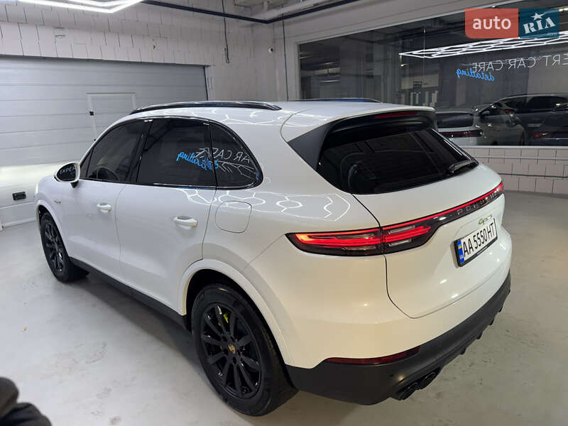 Внедорожник / Кроссовер Porsche Cayenne 2018 в Киеве