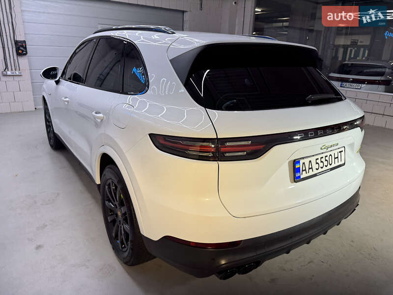 Внедорожник / Кроссовер Porsche Cayenne 2018 в Киеве