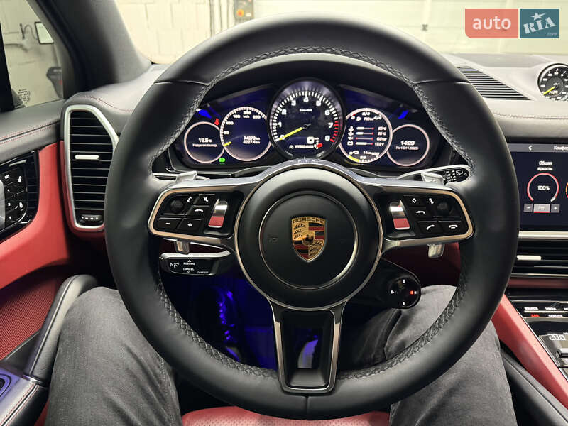 Внедорожник / Кроссовер Porsche Cayenne 2018 в Киеве