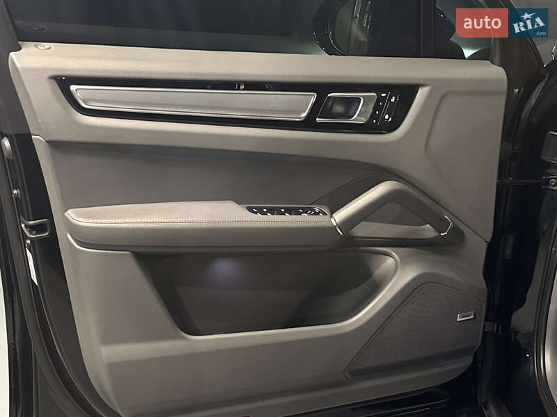 Позашляховик / Кросовер Porsche Cayenne 2022 в Одесі