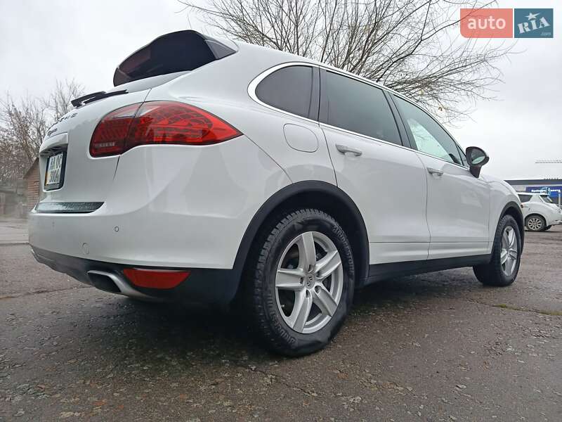 Внедорожник / Кроссовер Porsche Cayenne 2012 в Киеве фото 9 Внедорожник / Кроссовер Porsche Cayenne 2012 в Киеве