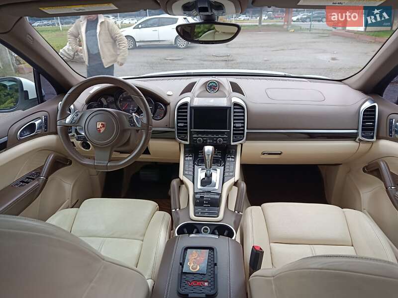 Внедорожник / Кроссовер Porsche Cayenne 2012 в Киеве фото 23 Внедорожник / Кроссовер Porsche Cayenne 2012 в Киеве