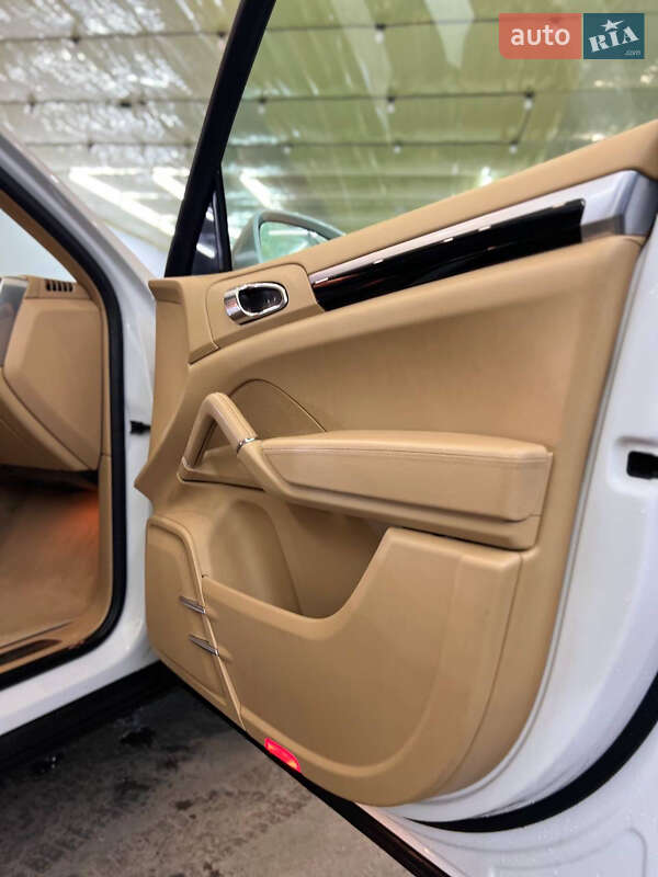 Внедорожник / Кроссовер Porsche Cayenne 2015 в Виннице