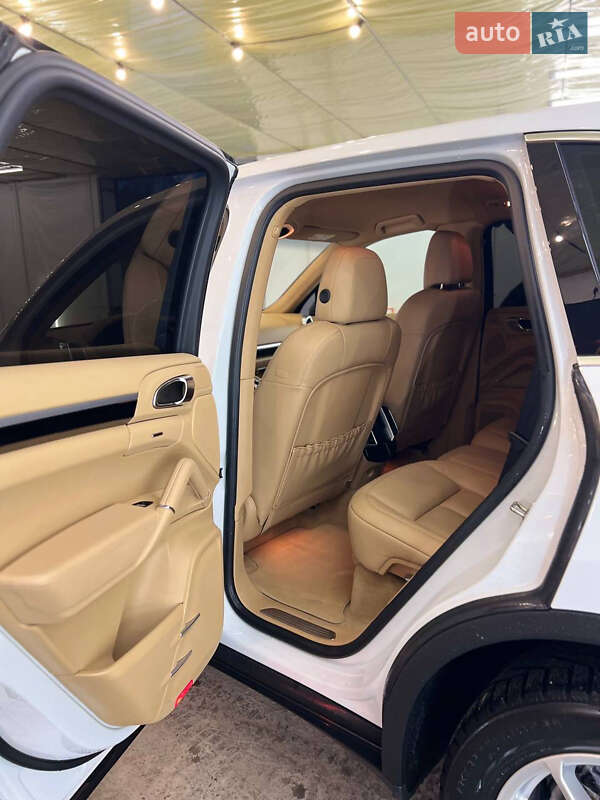 Внедорожник / Кроссовер Porsche Cayenne 2015 в Виннице