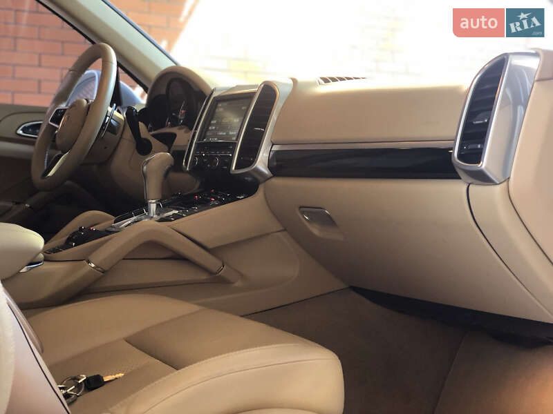 Внедорожник / Кроссовер Porsche Cayenne 2015 в Виннице