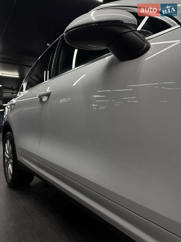 Позашляховик / Кросовер Porsche Cayenne 2014 в Києві