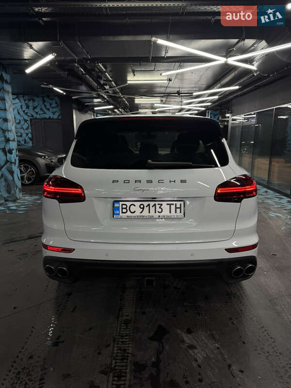 Позашляховик / Кросовер Porsche Cayenne 2014 в Києві