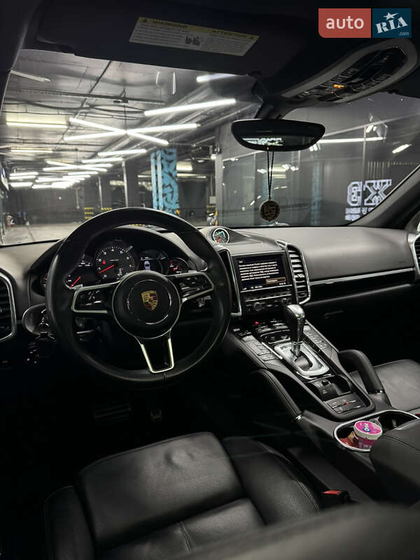 Позашляховик / Кросовер Porsche Cayenne 2014 в Києві