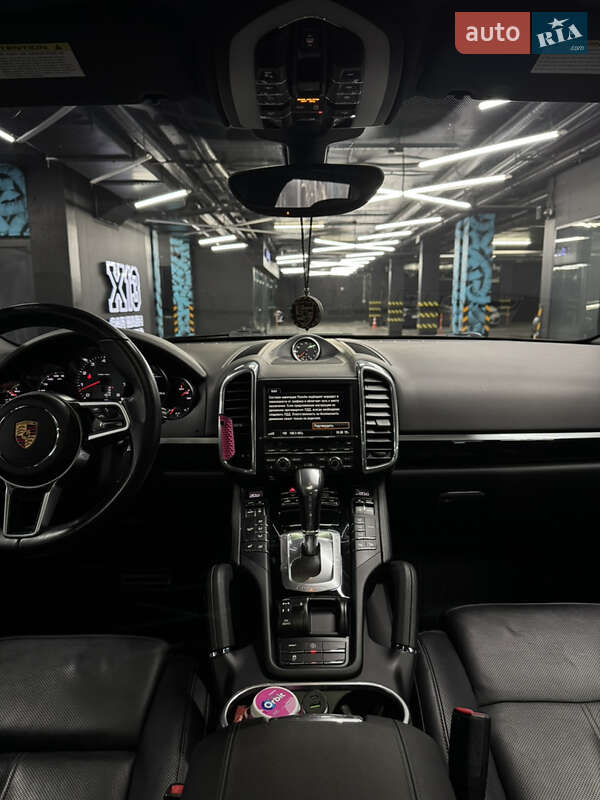 Позашляховик / Кросовер Porsche Cayenne 2014 в Києві
