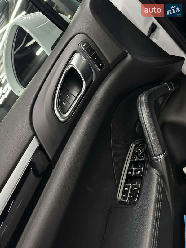 Позашляховик / Кросовер Porsche Cayenne 2014 в Києві