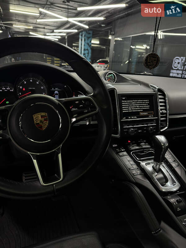 Позашляховик / Кросовер Porsche Cayenne 2014 в Києві