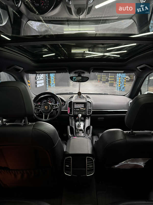 Позашляховик / Кросовер Porsche Cayenne 2014 в Києві
