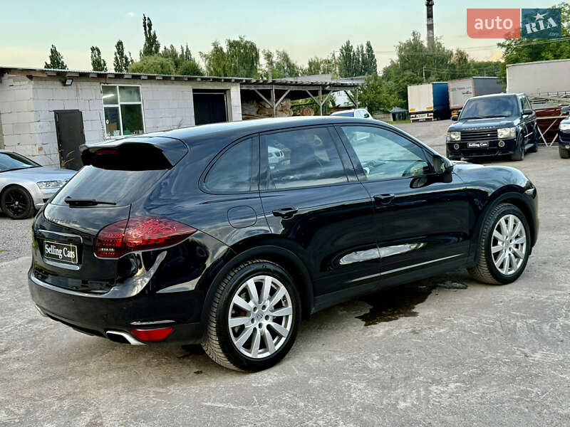 Внедорожник / Кроссовер Porsche Cayenne 2011 в Ровно