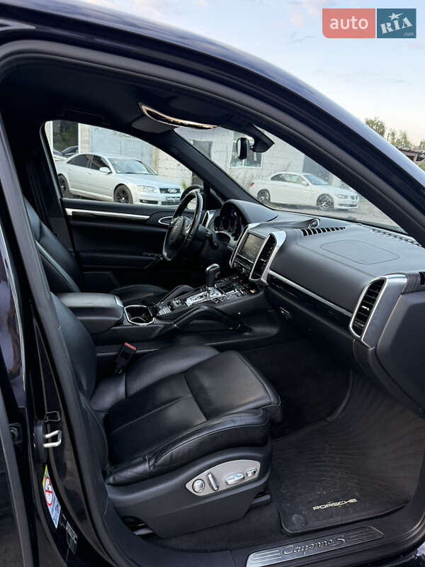 Внедорожник / Кроссовер Porsche Cayenne 2011 в Ровно
