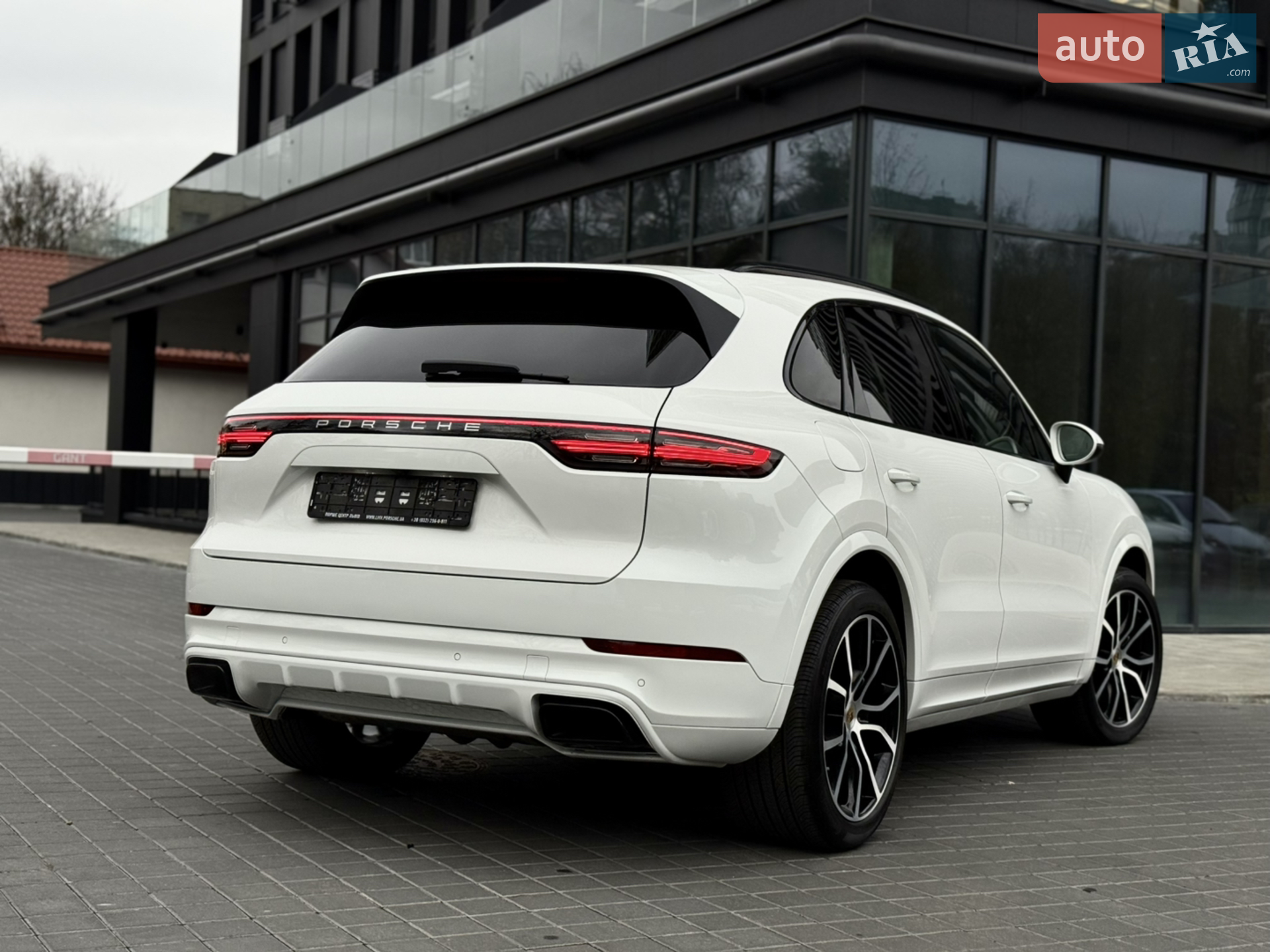 2021 Porsche Cayenne - мініатюра 16