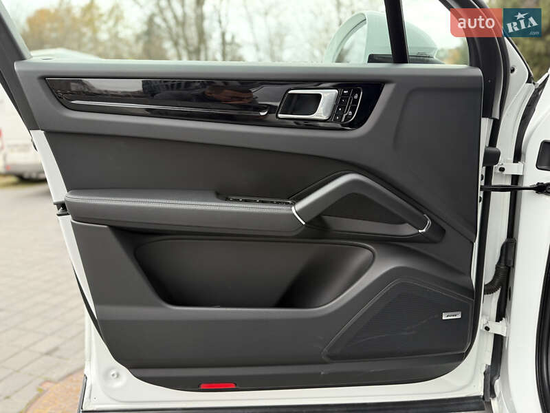 Внедорожник / Кроссовер Porsche Cayenne 2021 в Львове