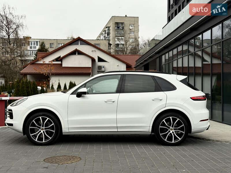 Внедорожник / Кроссовер Porsche Cayenne 2021 в Львове