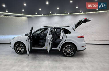 Позашляховик / Кросовер Porsche Cayenne 2020 в Одесі