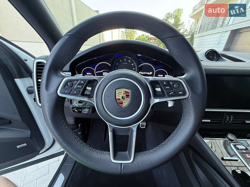 Позашляховик / Кросовер Porsche Cayenne 2020 в Одесі
