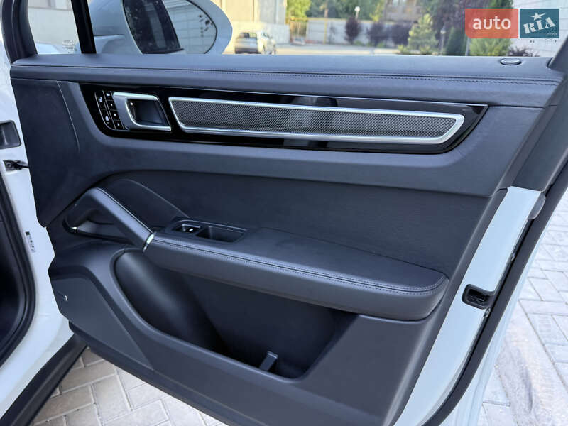 Позашляховик / Кросовер Porsche Cayenne 2020 в Одесі